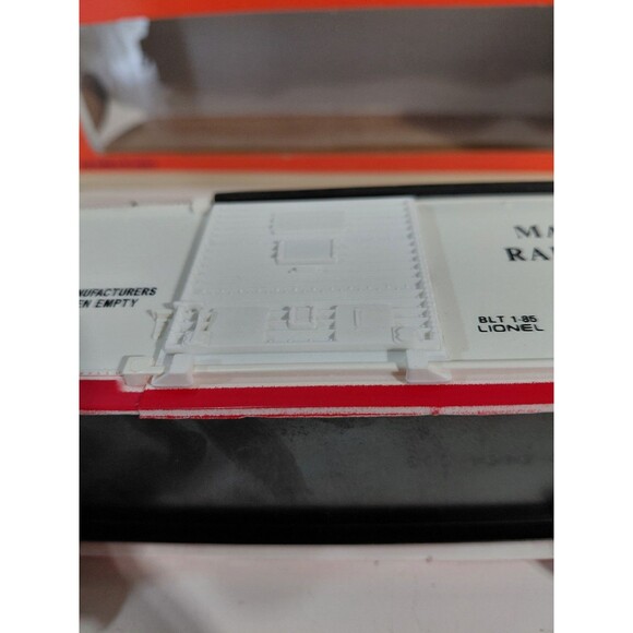 Lionel 6-9483 Train O Gauge Model Railroad Manufactures Railway Boxcar w/Box - Picture 9 of 13